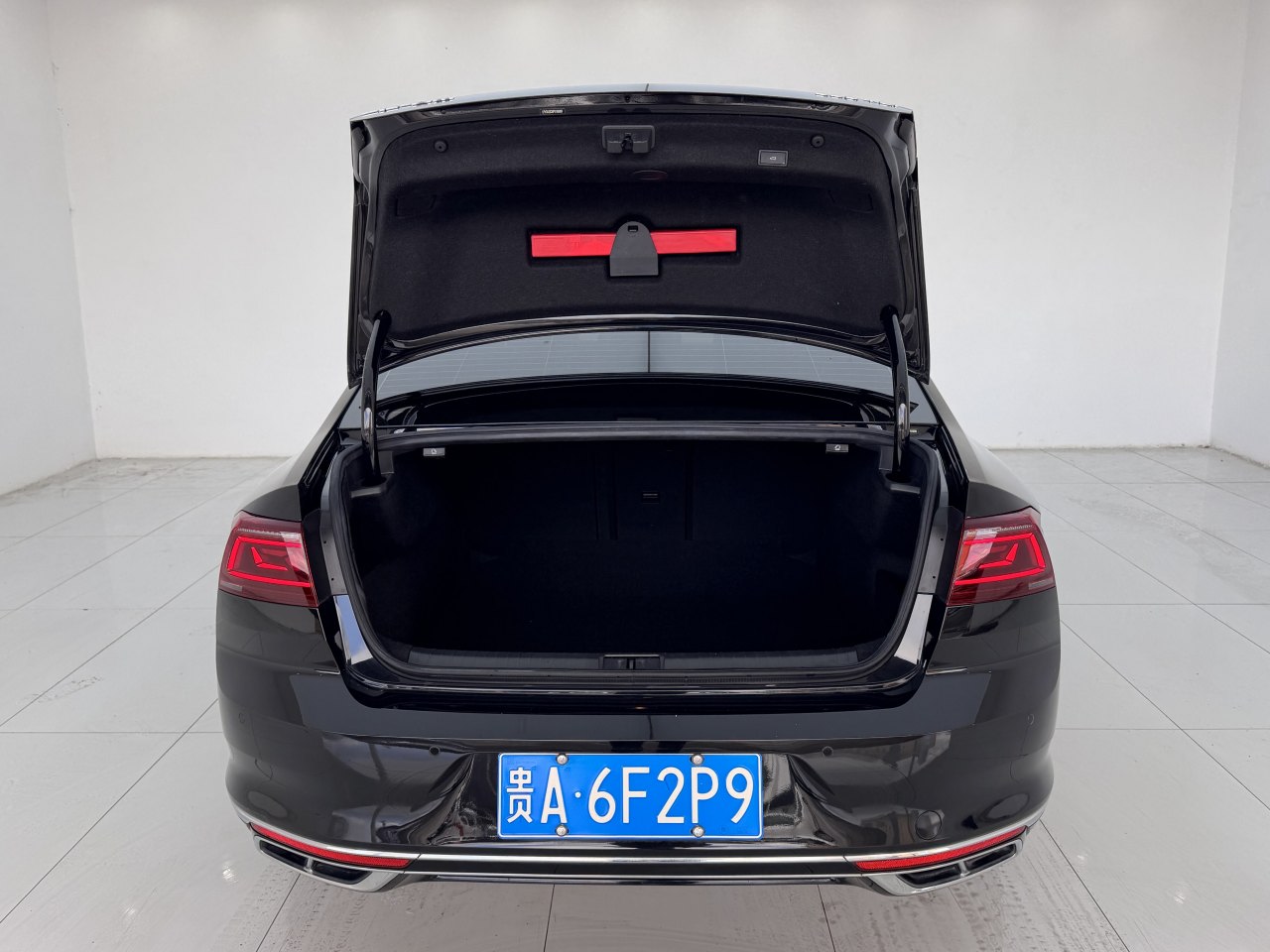 大众迈腾330豪华版